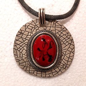 🌞Necklace with large silver-tone & amber-colored pendant